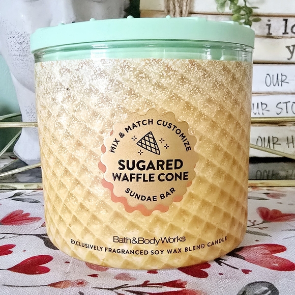 Bath & Body Works Sugared Waffle Cone Candle - Picture 1 of 2